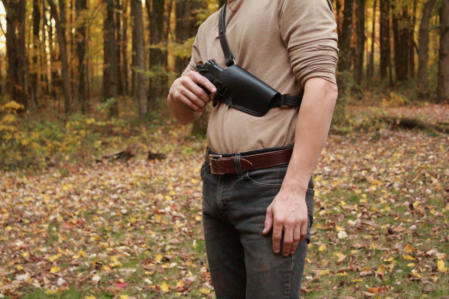 19/11 Frame Shoulder Rig , shoulder holster, front right view, half draw