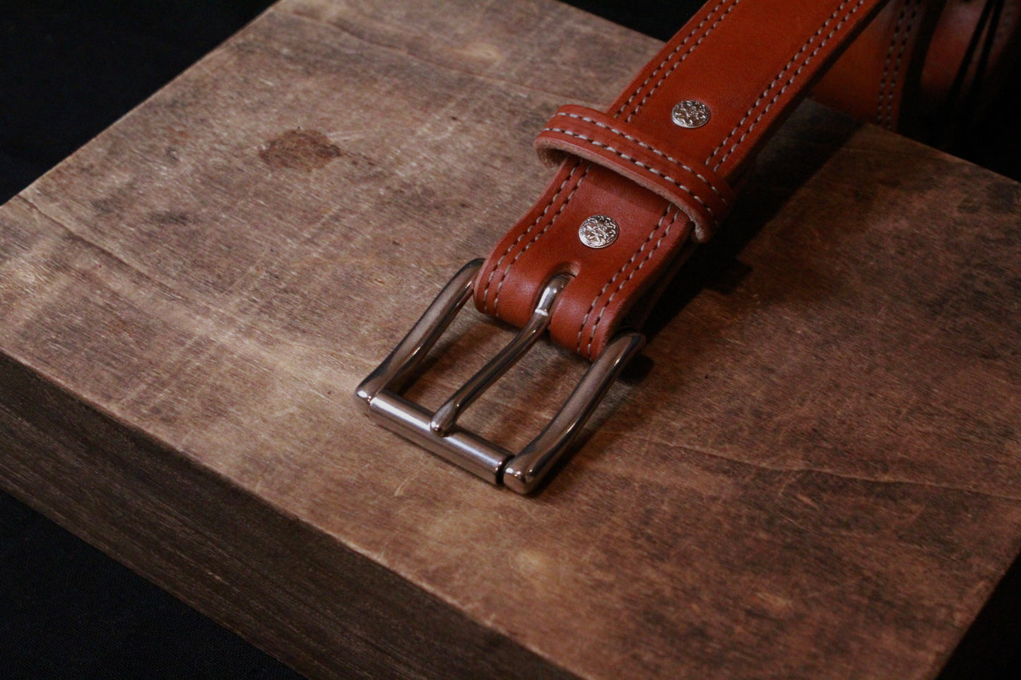 Work Belt, men’s leather belt, top right view