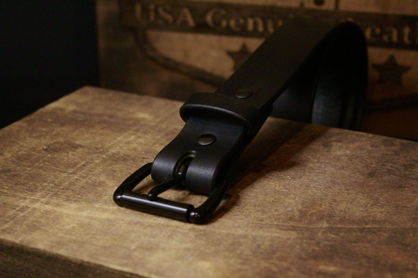 The Commander mens leather belt, black, top right view