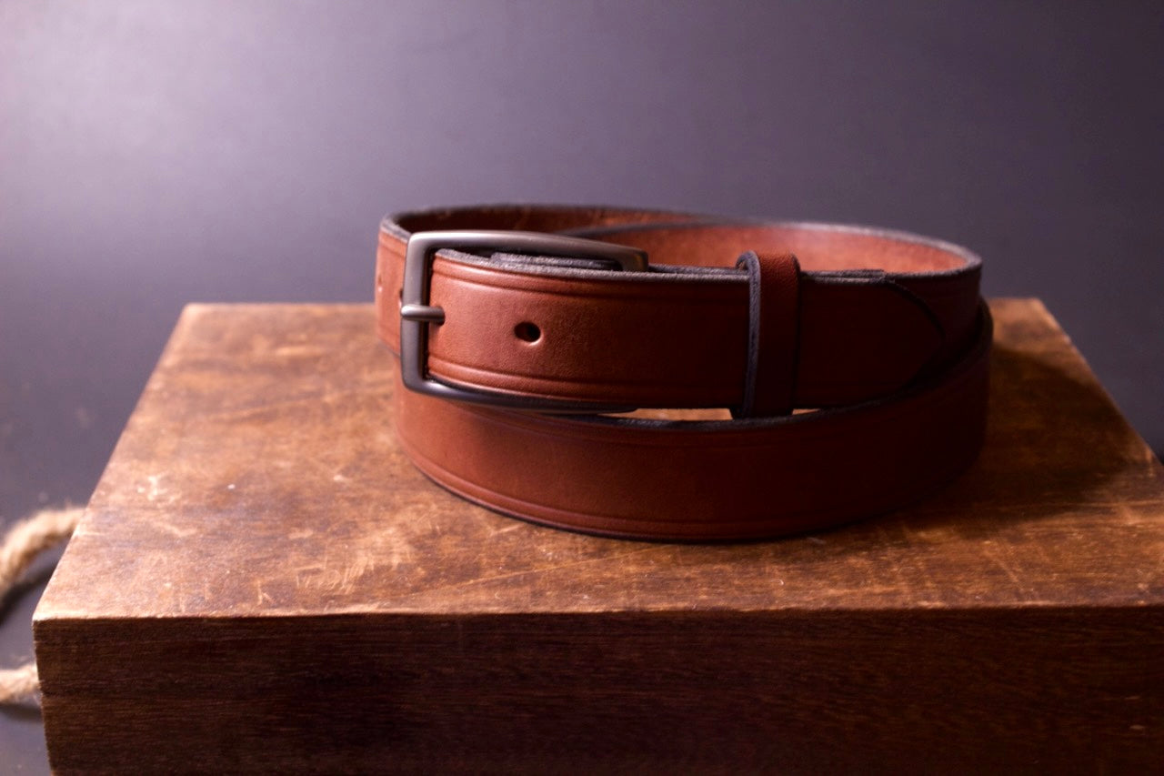 The Sharp Dressed Man mens leather belt, brown, front view buckled