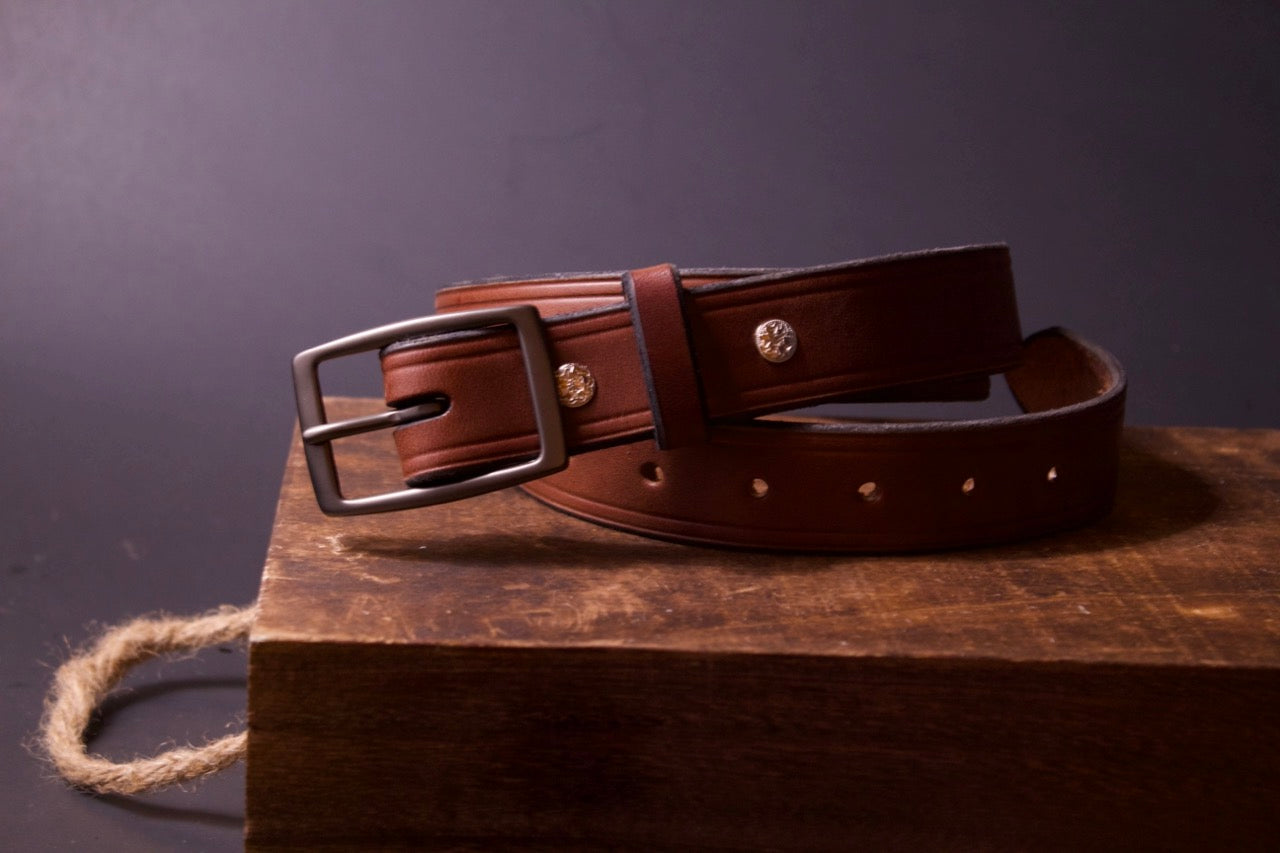 The Sharp Dressed Man mens leather belt, brown, front view float