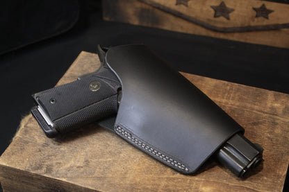 classic 19/11 frame gun holster, top right view, holstered